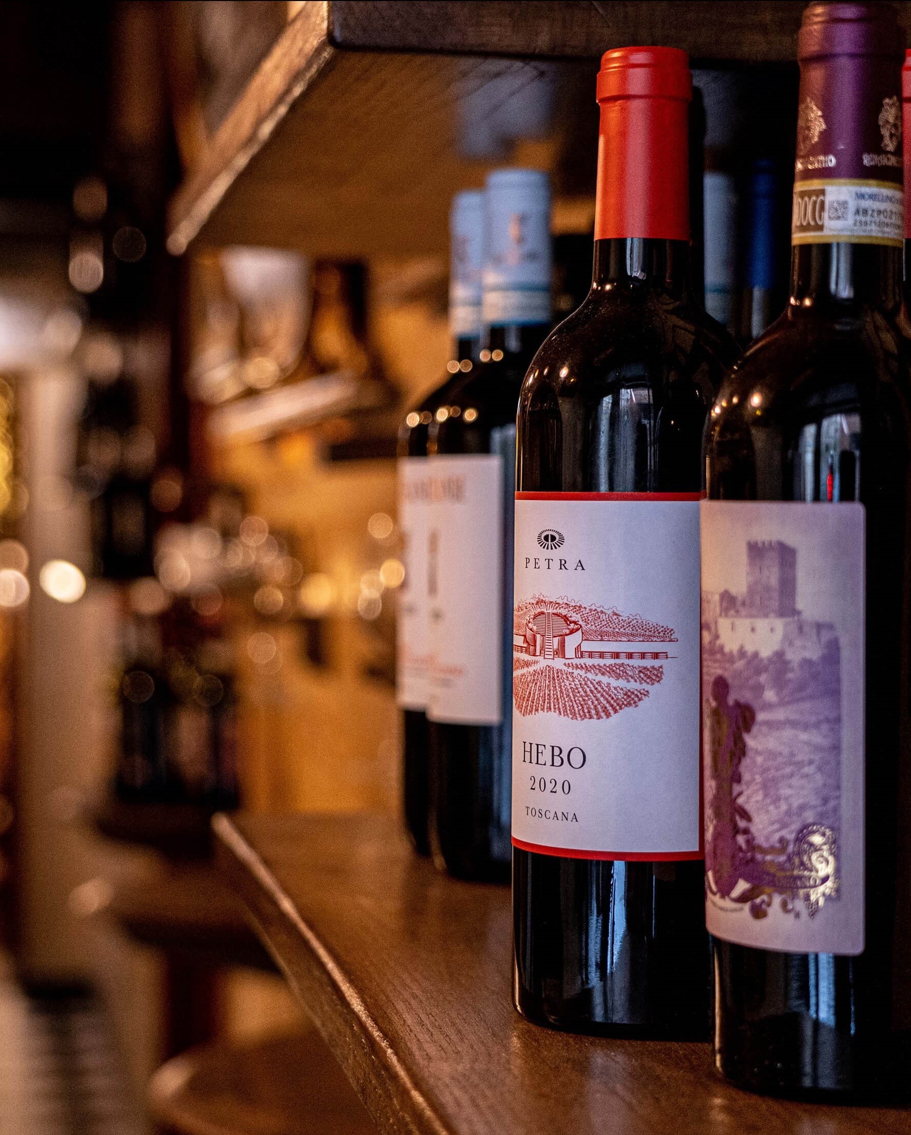 Crudi e bollicine wine bar a Siena